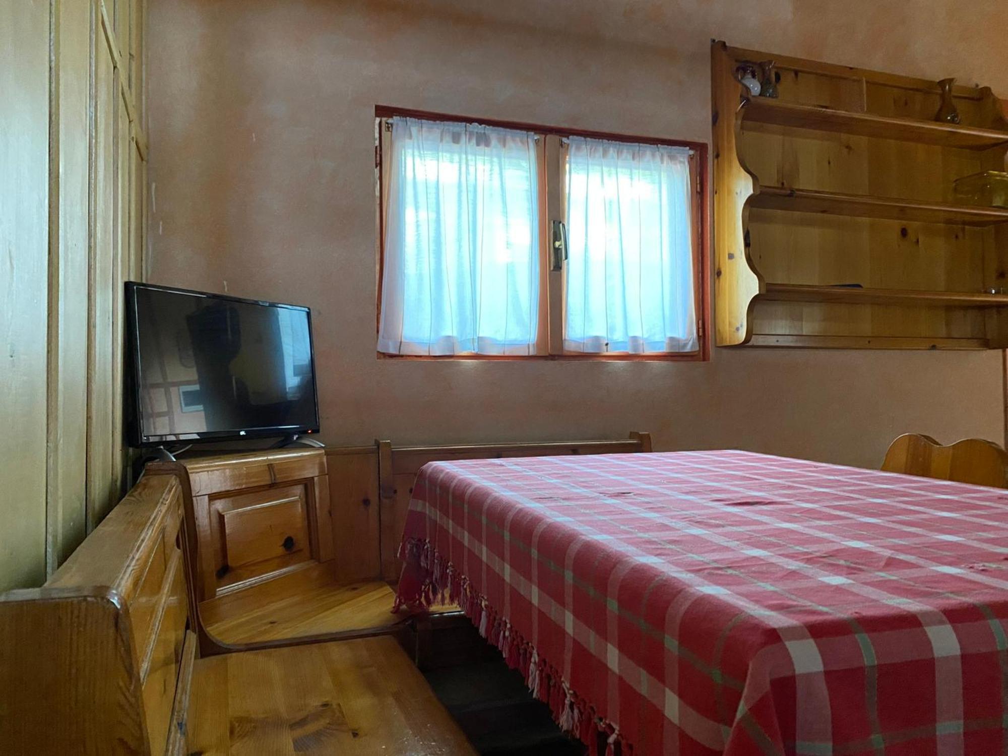Camping Montorfano Екстериор снимка