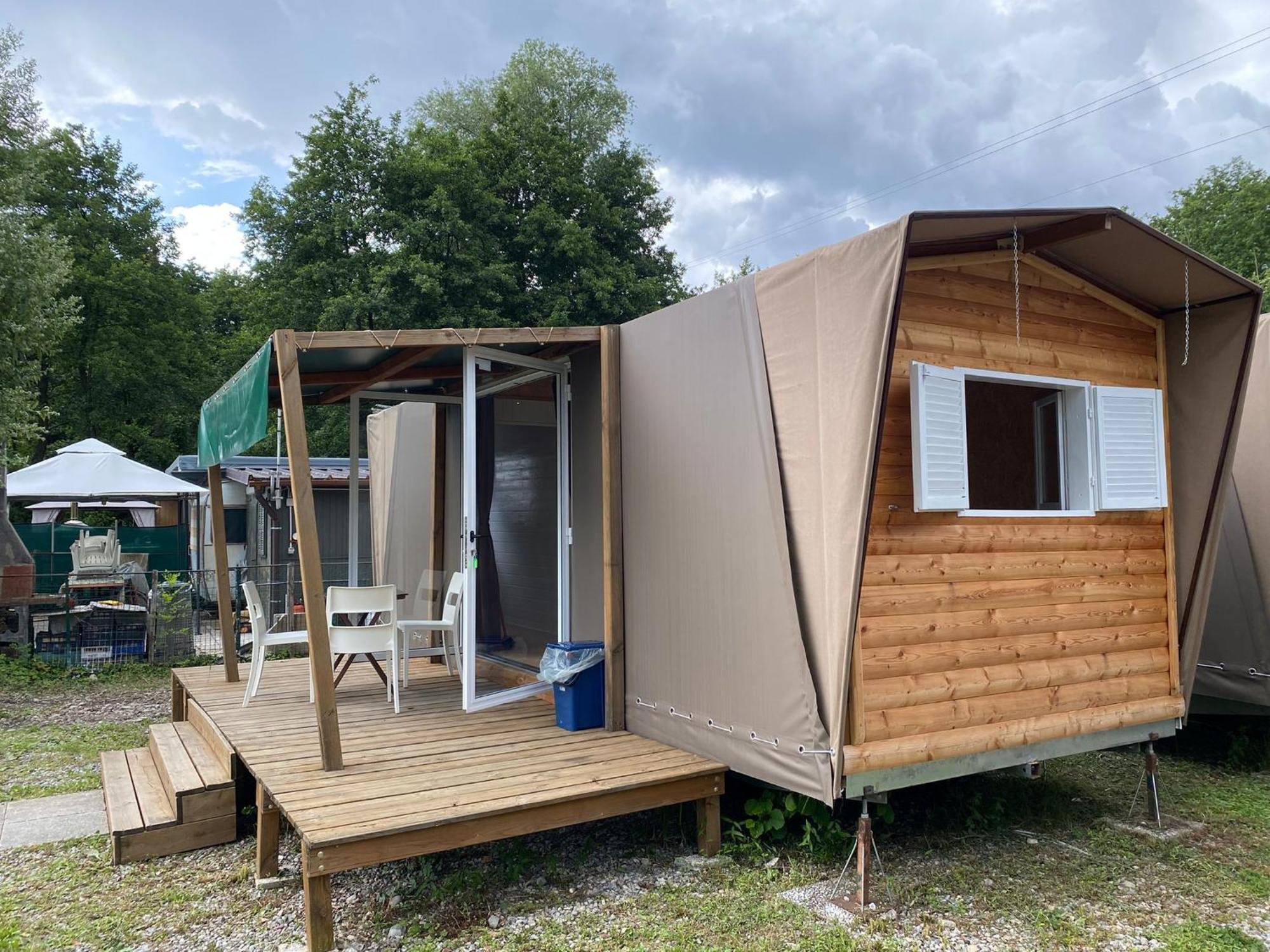 Camping Montorfano Екстериор снимка