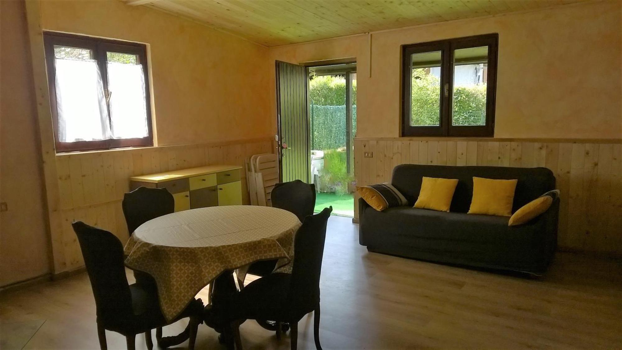 Camping Montorfano Екстериор снимка