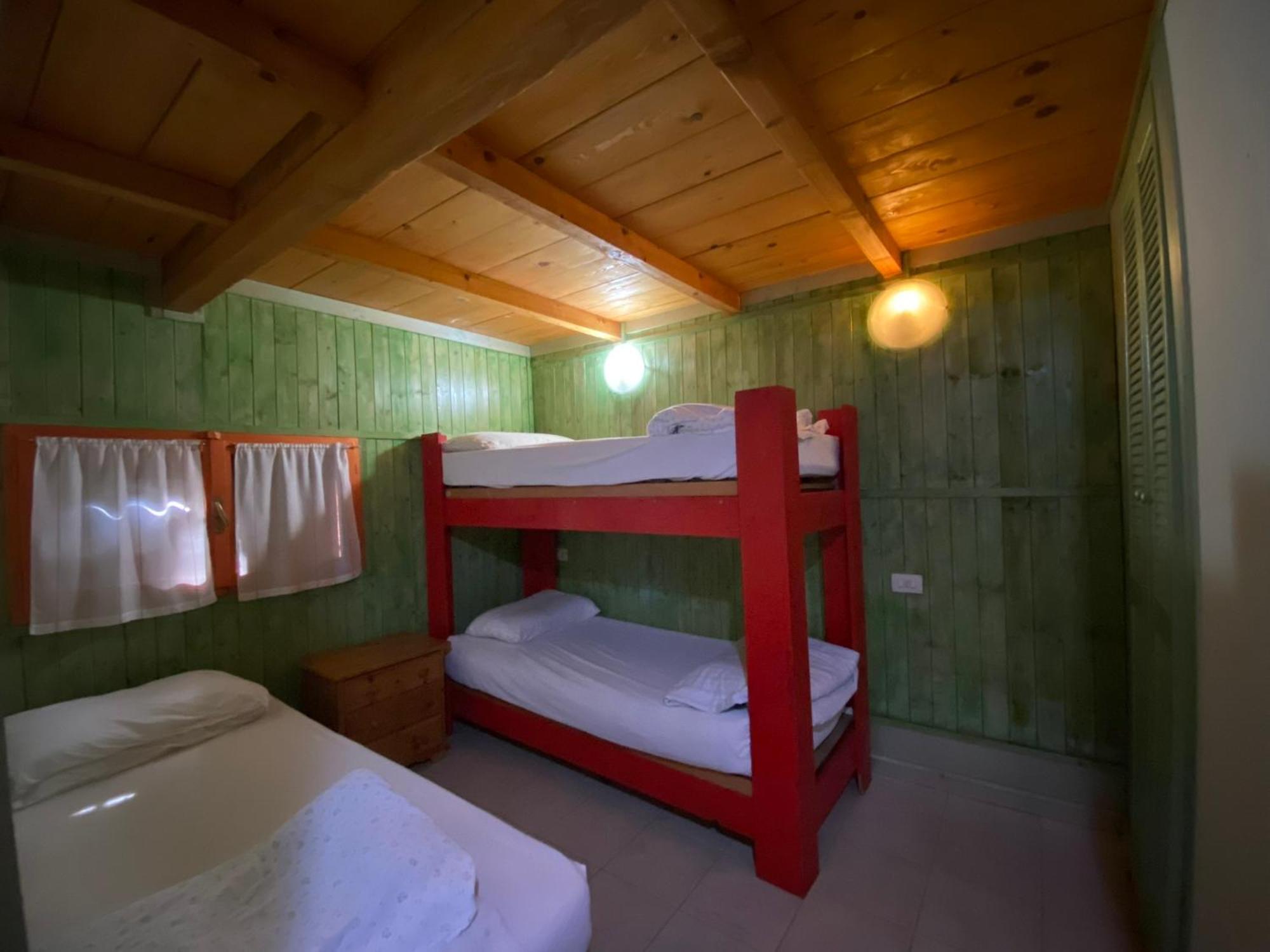 Camping Montorfano Екстериор снимка