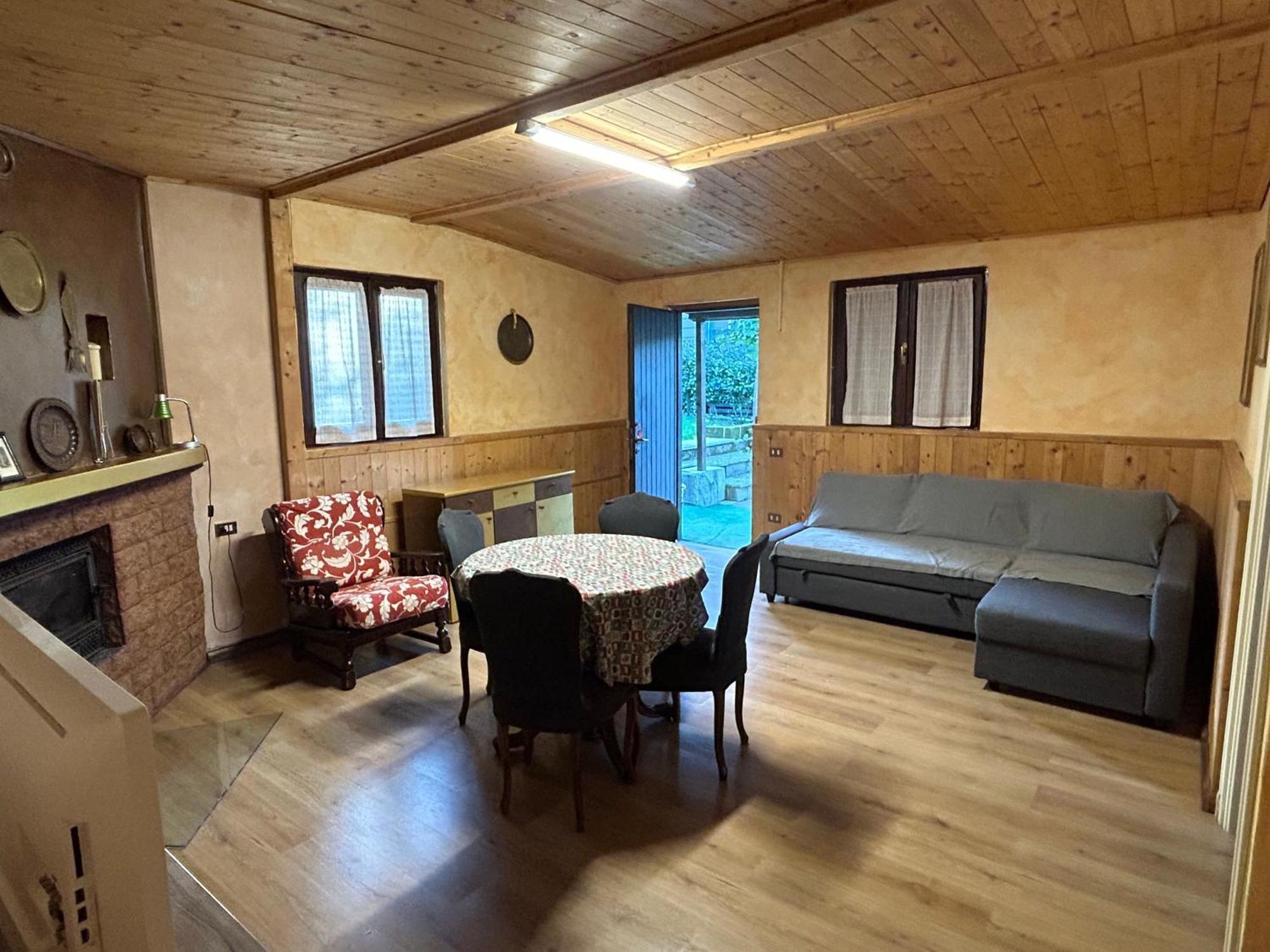 Camping Montorfano Екстериор снимка