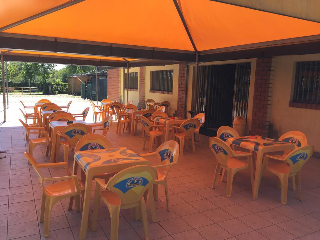 Camping Montorfano Екстериор снимка