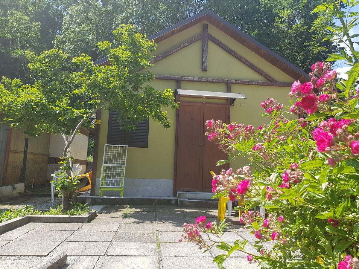 Camping Montorfano Екстериор снимка