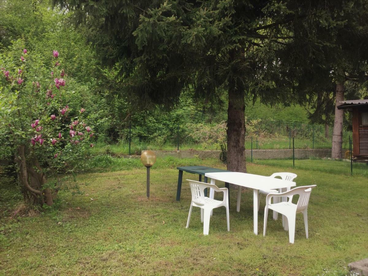 Camping Montorfano Екстериор снимка